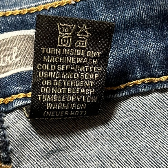 Soundgirl Women’s Distressed Shredded Blue Jeans Junior Size 5 - Picture 5 of 5